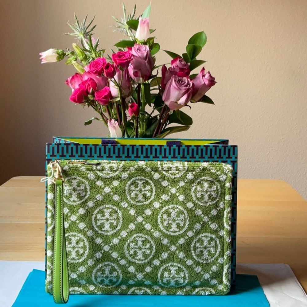 🍃🌿🍃 TORY BURCH T - MONOGRAM TERRY POUCH  🍃🌿🍃 NWT 🍃🌿🍃